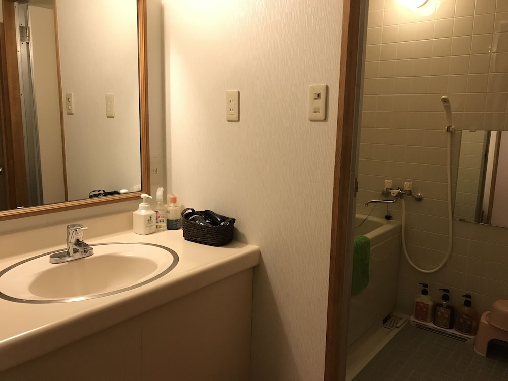 和洋室 スーペリアルーム 専用バスルーム付 客室2 | ホテル東館