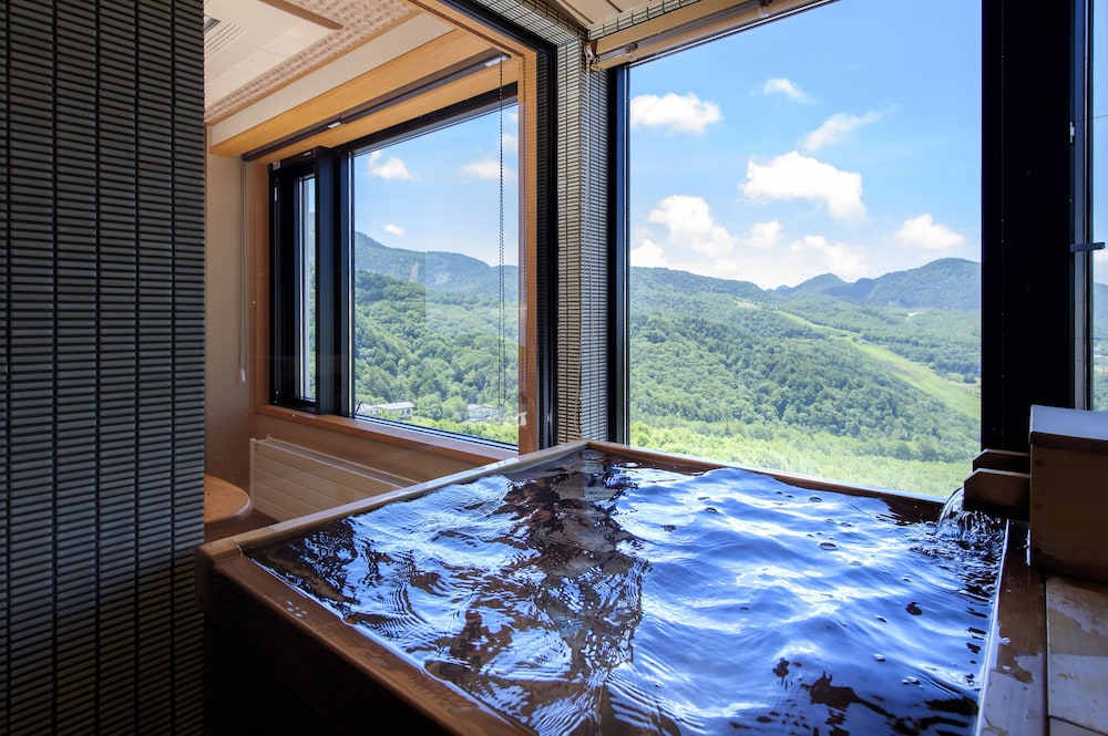 デラックス ツインルーム 露天風呂付 紫雲 客室2 | ホテル東館