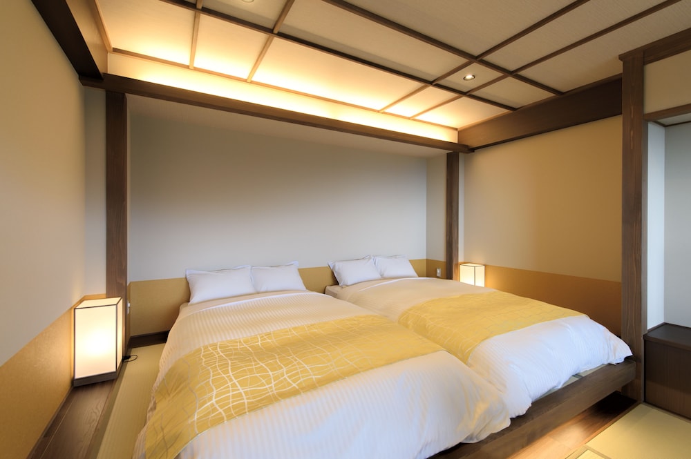 デラックス ツインルーム 露天風呂付 山蕗 客室2 | ホテル東館