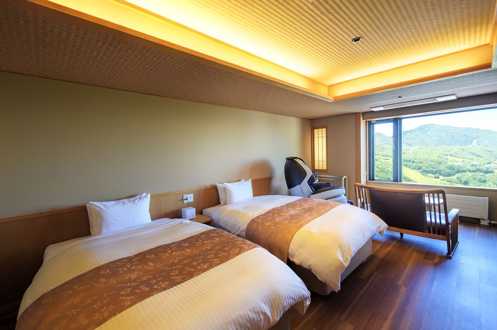 デラックス ツインルーム 露天風呂付 紫雲 客室1 | ホテル東館