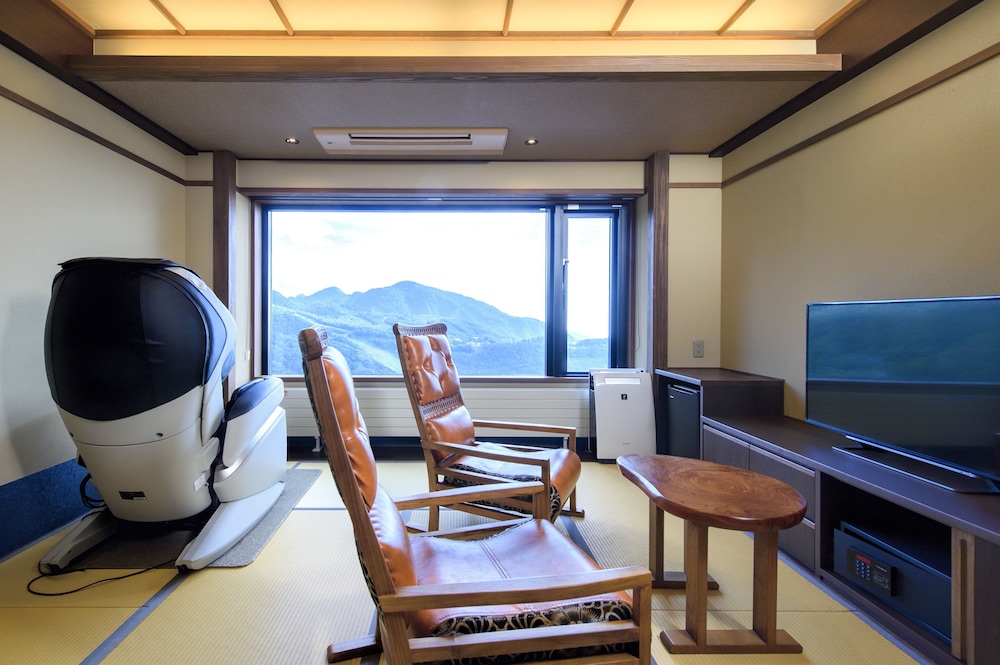 デラックス ツインルーム 露天風呂付 青峰 客室2 | ホテル東館