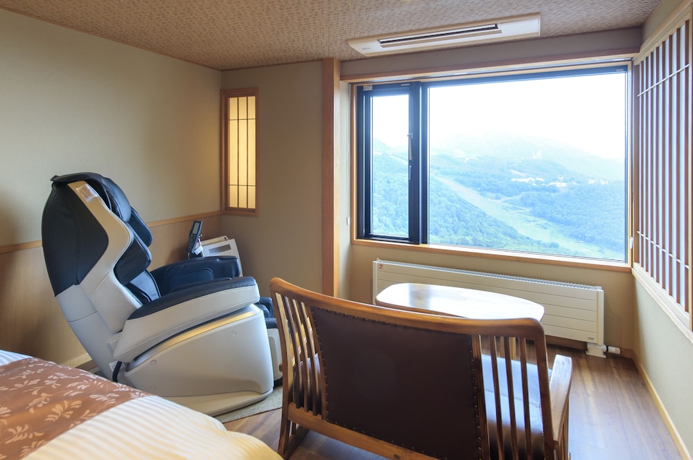 デラックス ツインルーム 露天風呂付 紫雲 部屋からの景観0 | ホテル東館