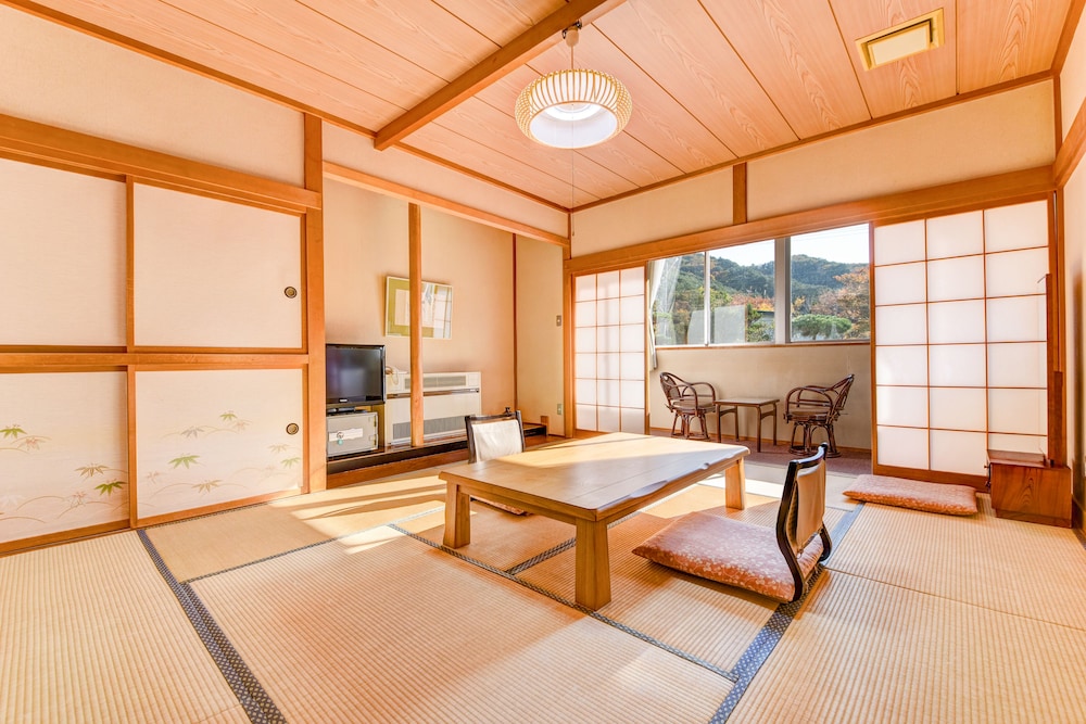 和室10畳 専用バス・トイレ付 喫煙可 客室3 | 本陣の宿 柳の湯