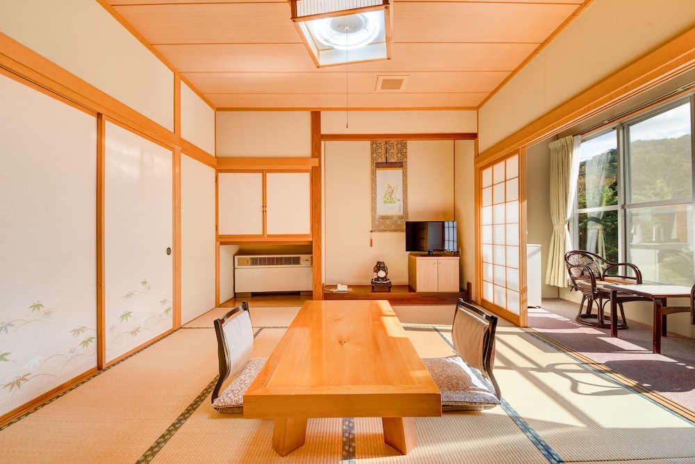 和室8畳 専用トイレ付 喫煙可 客室4 | 本陣の宿 柳の湯