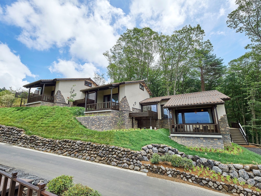 ヴィラスイート(ツイン+エキストラベッド) 禁煙 客室2 | ルグラン軽井沢ホテル & リゾート