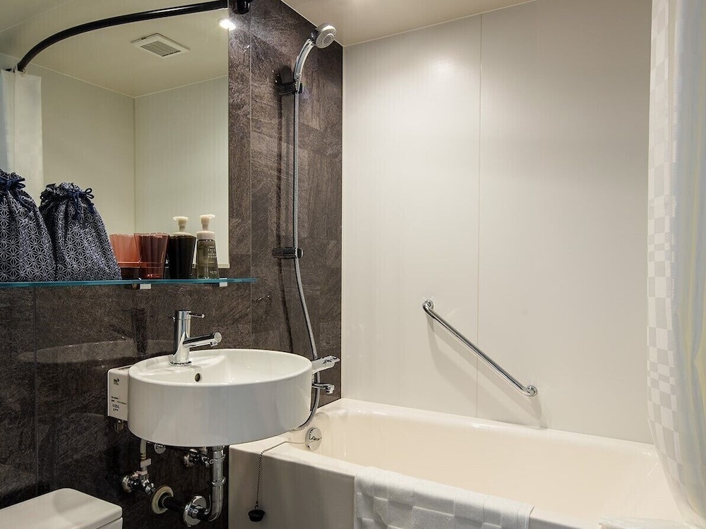 ツインルーム 禁煙 バスルーム0 | ホテルリソル京都 四条室町