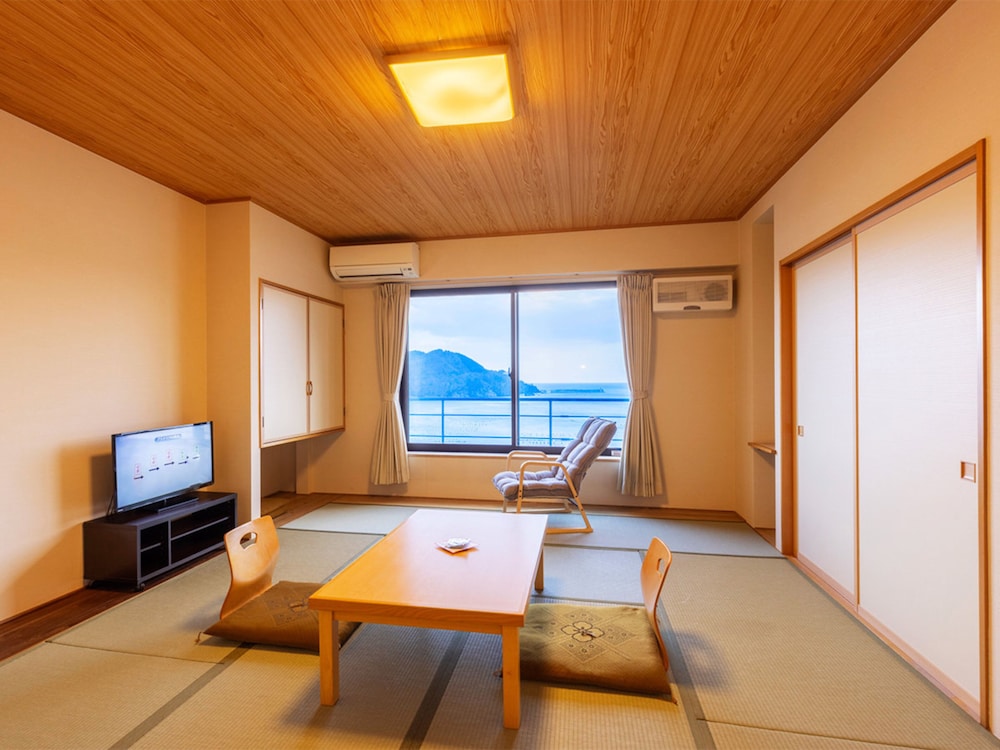 一般客室 オーシャンビュー［和室10畳］ 【禁煙】 トイレ付・共用バス | 大船渡温泉