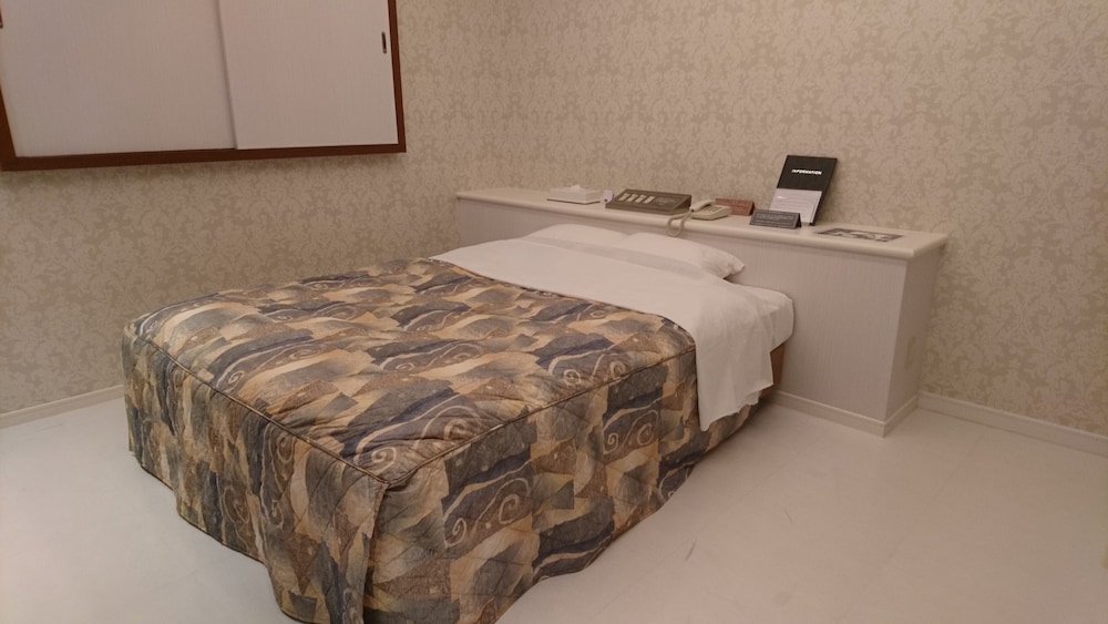 客室1 | ホテル エリス博多 - アダルトオンリー