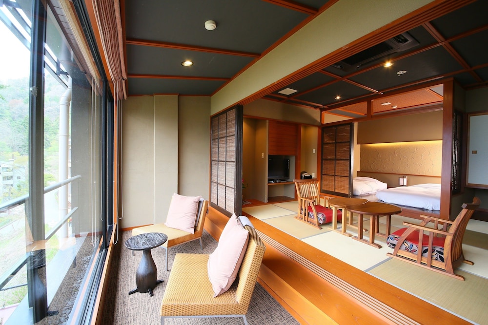 和室ツインベッド·13歳以上宿泊可能 (ラウンジ利用付) 禁煙 客室2 | 富士河口湖温泉　時悠々楽游