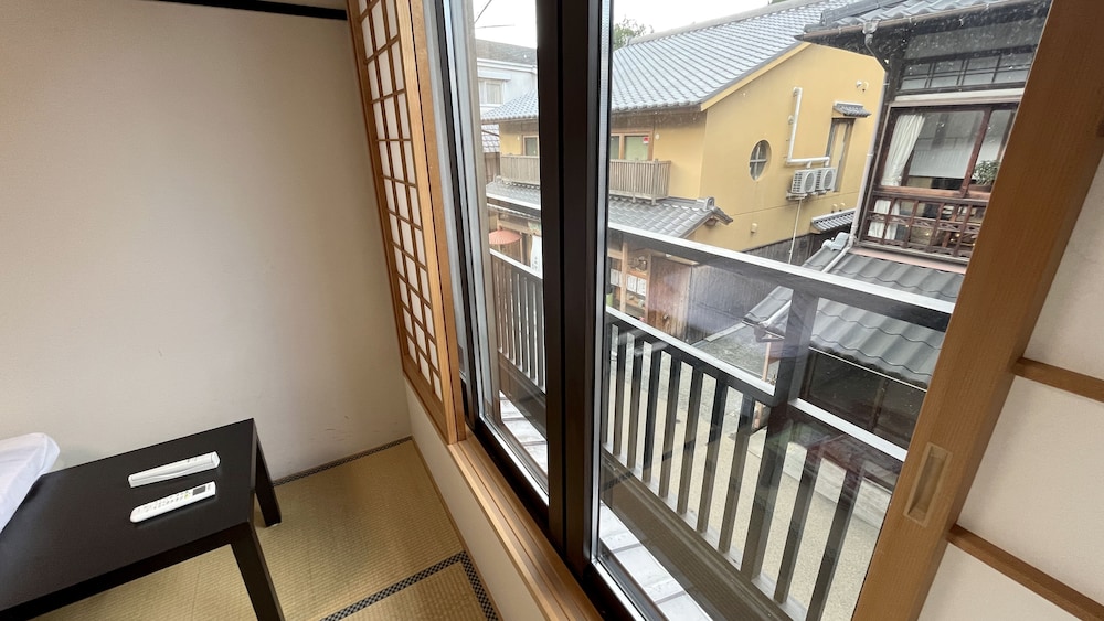 スタンダード トリプルルーム 禁煙 客室9 | 有馬小宿 八多屋