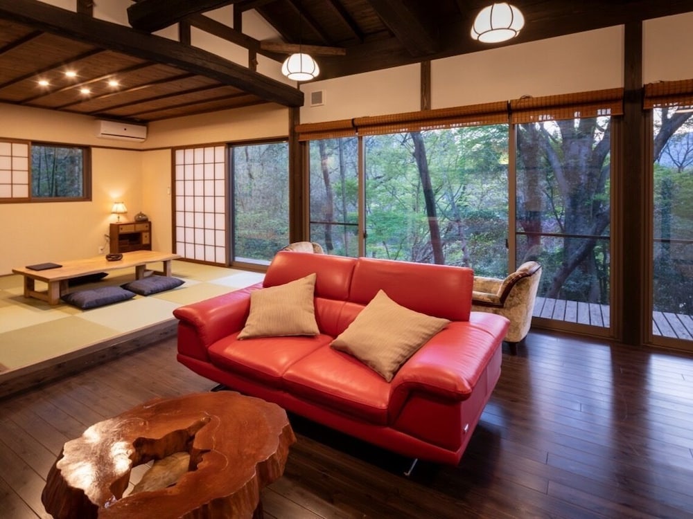 ラグジュアリー ルーム 2 ベッドルーム 禁煙 ガーデンビュー | はなれの宿 千の森