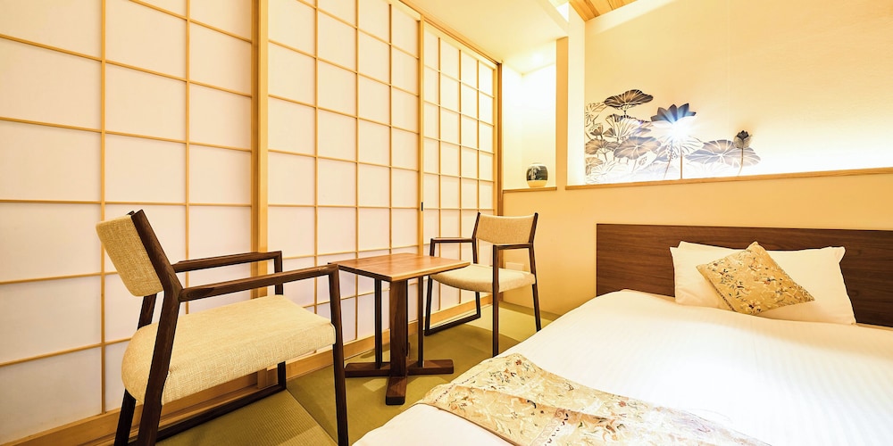 スーペリアツインルーム 庭付き 客室21 | 枳殻の杜（Kikoku no mori）