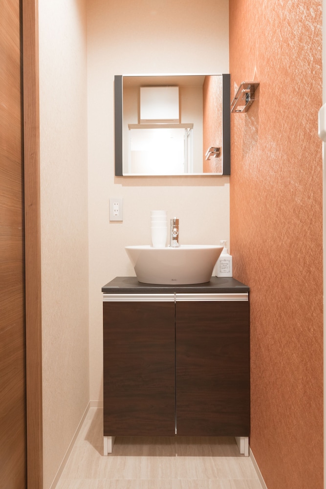 ファミリー ルーム バスルームのシンク0 | Stay SAKURA Kyoto 二条四季