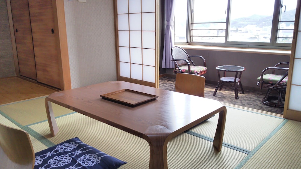和室 8～10畳 客室1 | サンライズ 勝浦