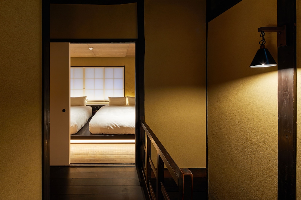 半露天檜風呂付き客室 客室3 | 京都漆楼わかさや