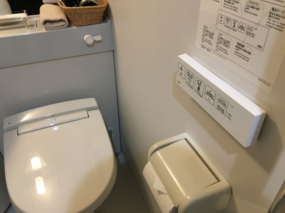 ダブルルーム(連泊清掃無し) バスルームの設備1 | やどまる美祢 敷地内禁煙