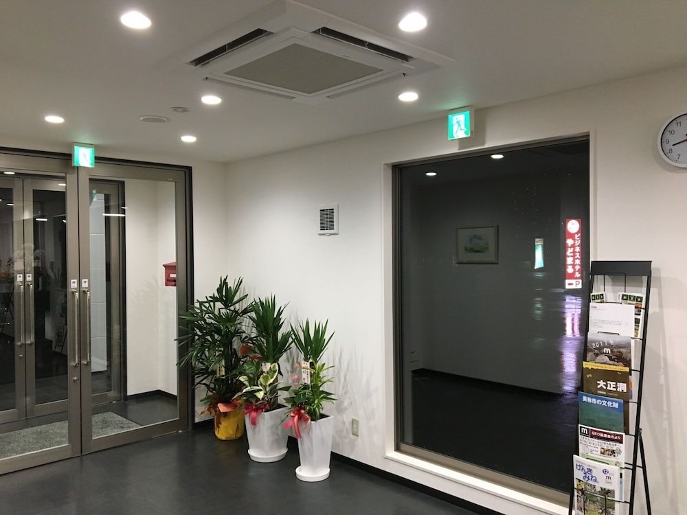 内部エントランス1 | やどまる美祢 敷地内禁煙 内部エントランス1 | やどまる美祢 敷地内禁煙