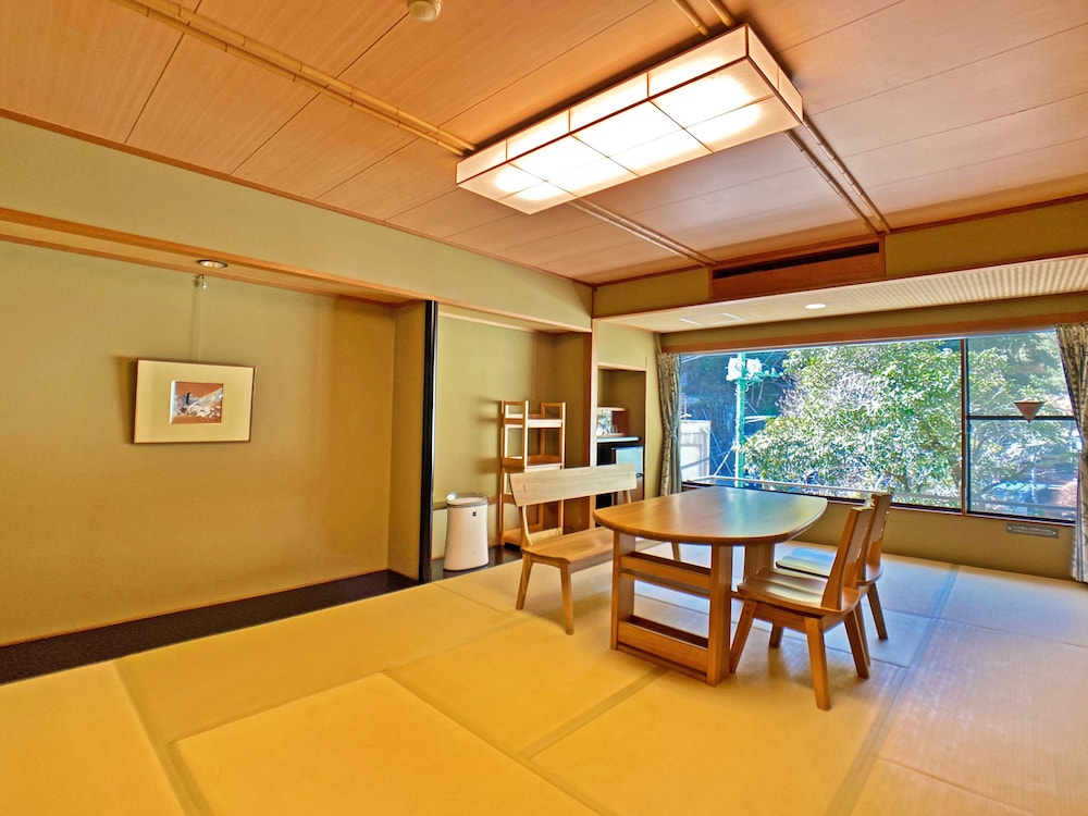 プレミアム ルーム | 頼朝の湯 本陣