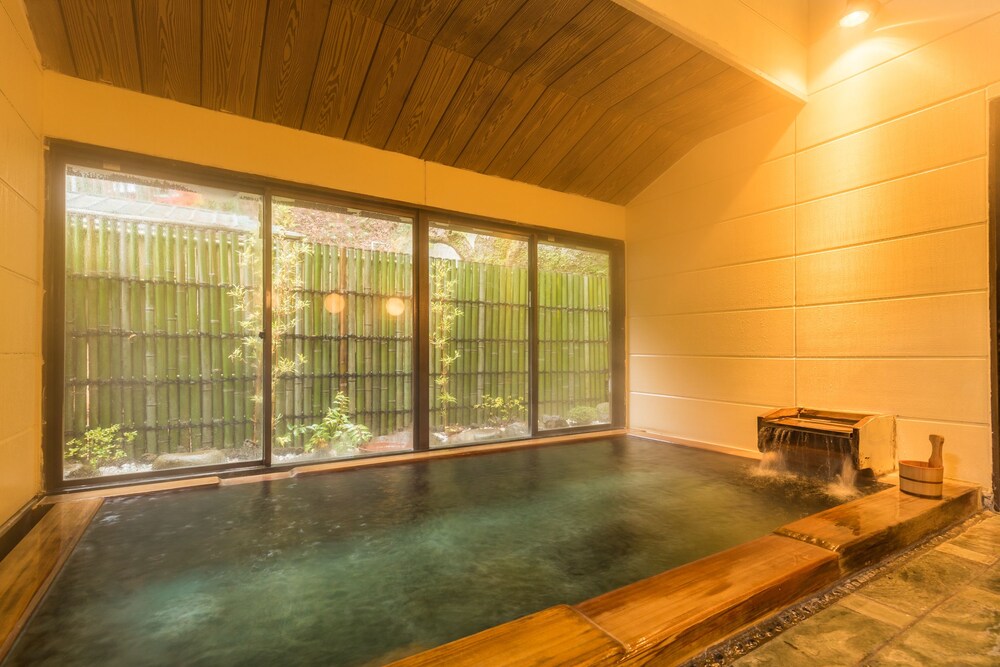 コンフォート ルーム バスルーム1 | 頼朝の湯 本陣