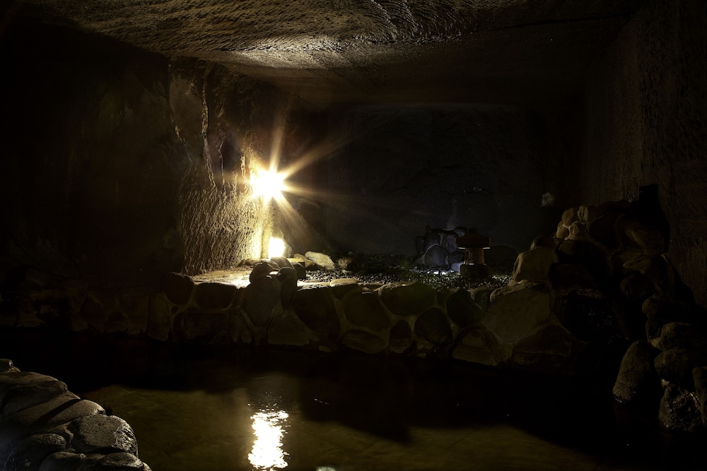 スパ1 | 頼朝の湯 本陣