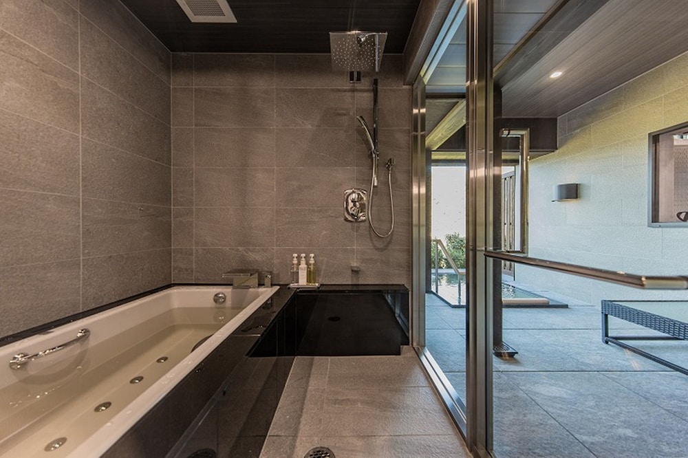 [温泉露天風呂付 離れ和洋室] (竜峡スイート) [禁煙] バスルーム1 | 奥日田温泉 うめひびき