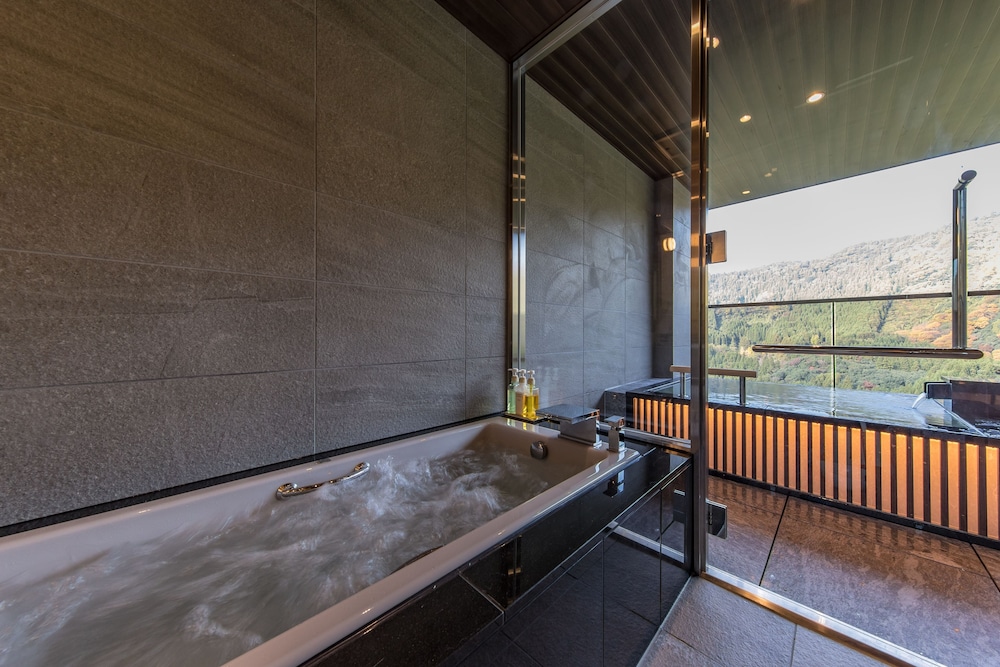 [温泉露天風呂付 別邸 鶯宿和洋室] (デラックス) [禁煙] バスルーム0 | 奥日田温泉 うめひびき