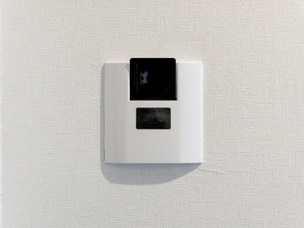 セミダブルルーム 禁煙 : タバコ × 客室2 | 宮崎ライオンズホテル