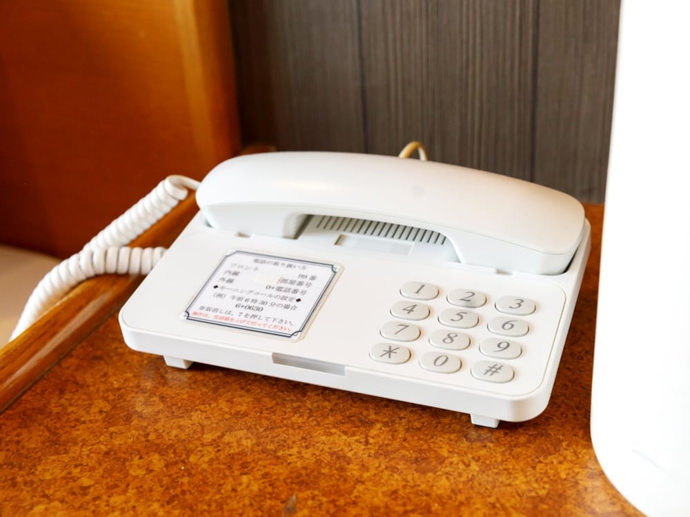 ダブルルーム 喫煙可 : タバコ ○ 客室の設備とサービス1 | 宮崎ライオンズホテル