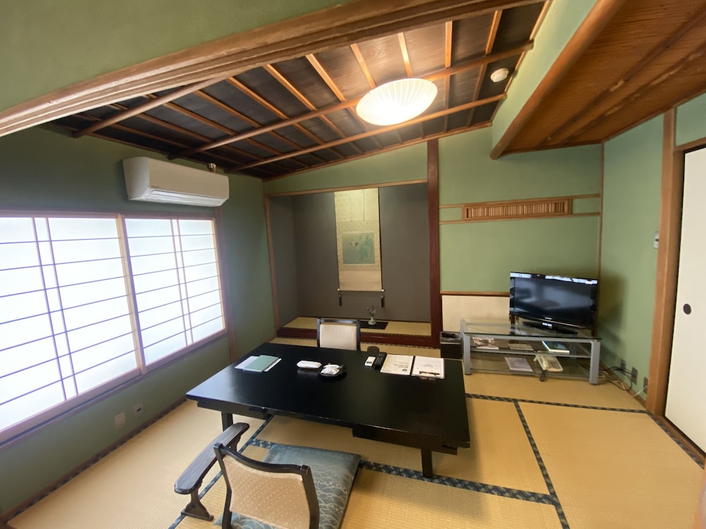 おまかせ部屋／禁煙 客室2 | 若松 箱根湯河原