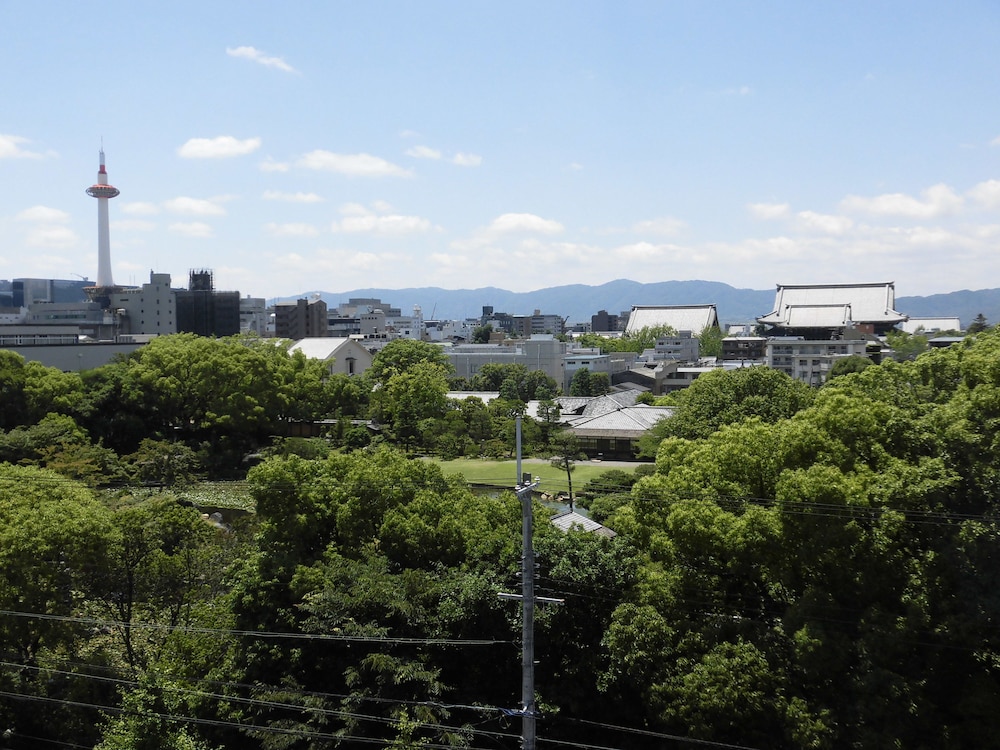 スタンダード4 人部屋 禁煙 （トイレ・バスセパレート） 部屋からの景観0 | ホテルイルヴェルデ 京都