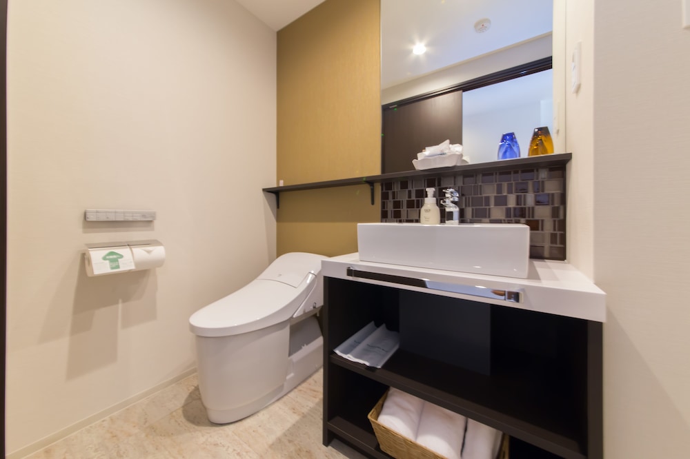 スタンダード4 人部屋 禁煙 （トイレ・バスセパレート） バスルーム0 | ホテルイルヴェルデ 京都