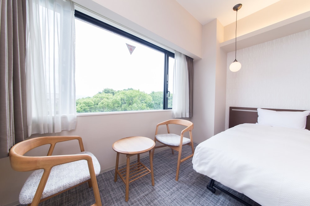 スタンダード4 人部屋 禁煙 （トイレ・バスセパレート） 部屋からの景観1 | ホテルイルヴェルデ 京都