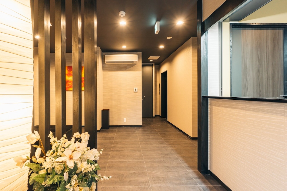 内部エントランス1 | KINGYO - DOYANEN HOTELS