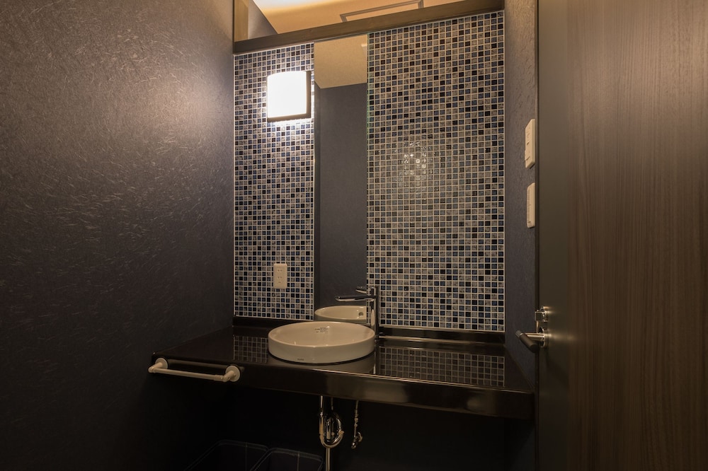 スタンダード ルーム バスルームのシンク0 | KINGYO - DOYANEN HOTELS