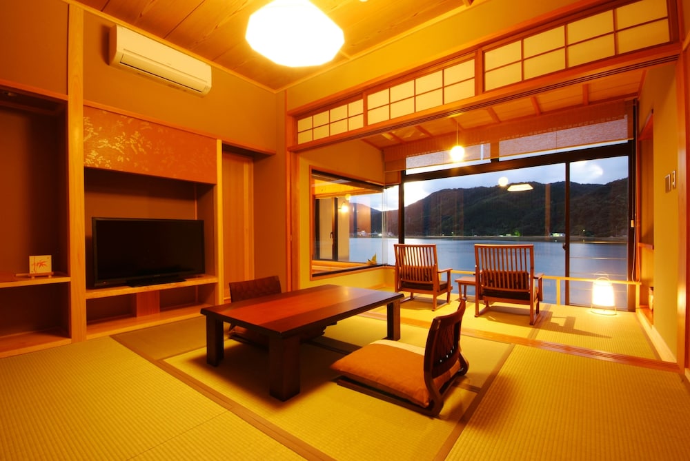 客室1 | 城崎 円山川温泉 銀花