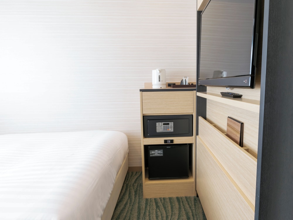 スタンダード ルーム ダブルベッド 1 台 禁煙 客室1 | コンフォートイン京都四条烏丸