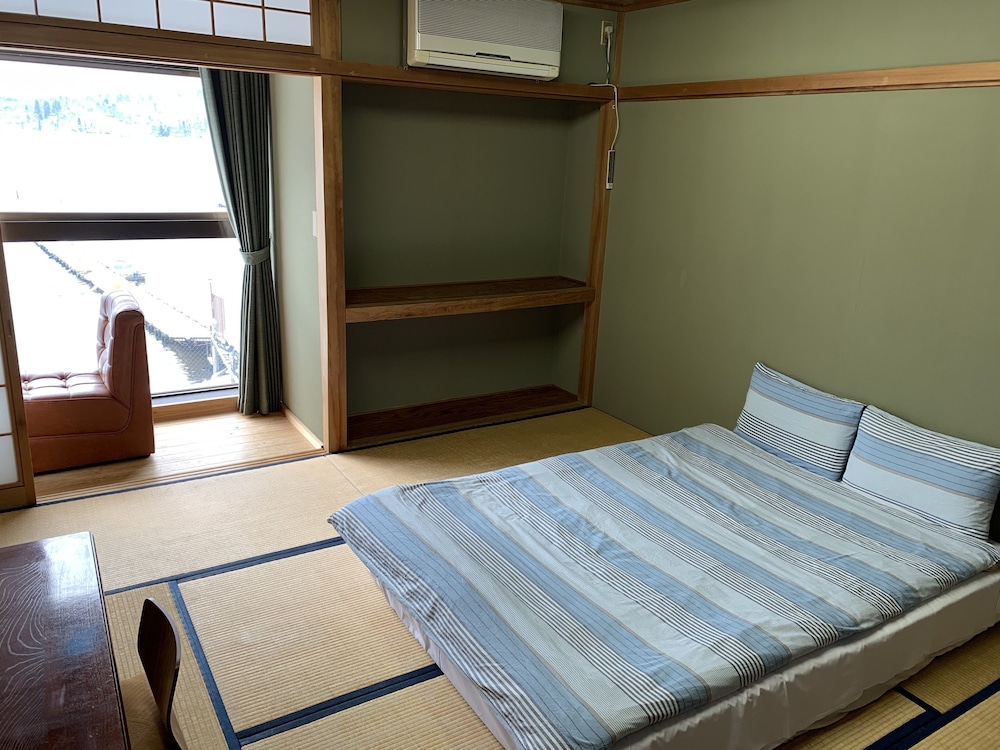 プレミアム ルーム ダブルベッド 1 台 禁煙 レイクビュー | Nojiri Lake Resort