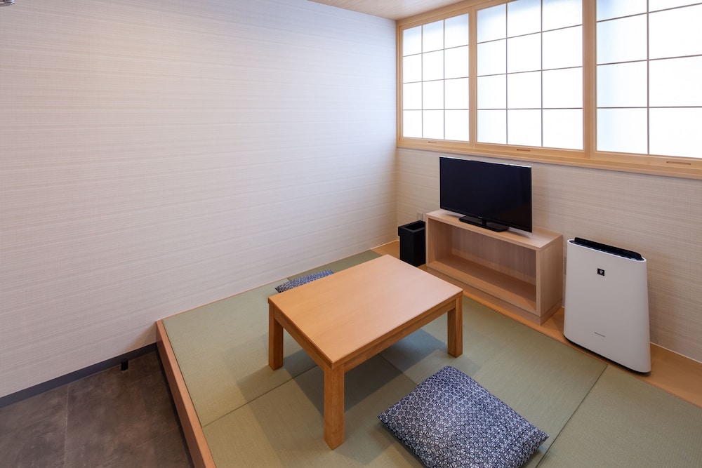 ジャパニーズスタイル [WA−ROOM] 2名用 禁煙 客室1 | ワイズキャビン & ホテル那覇国際通り