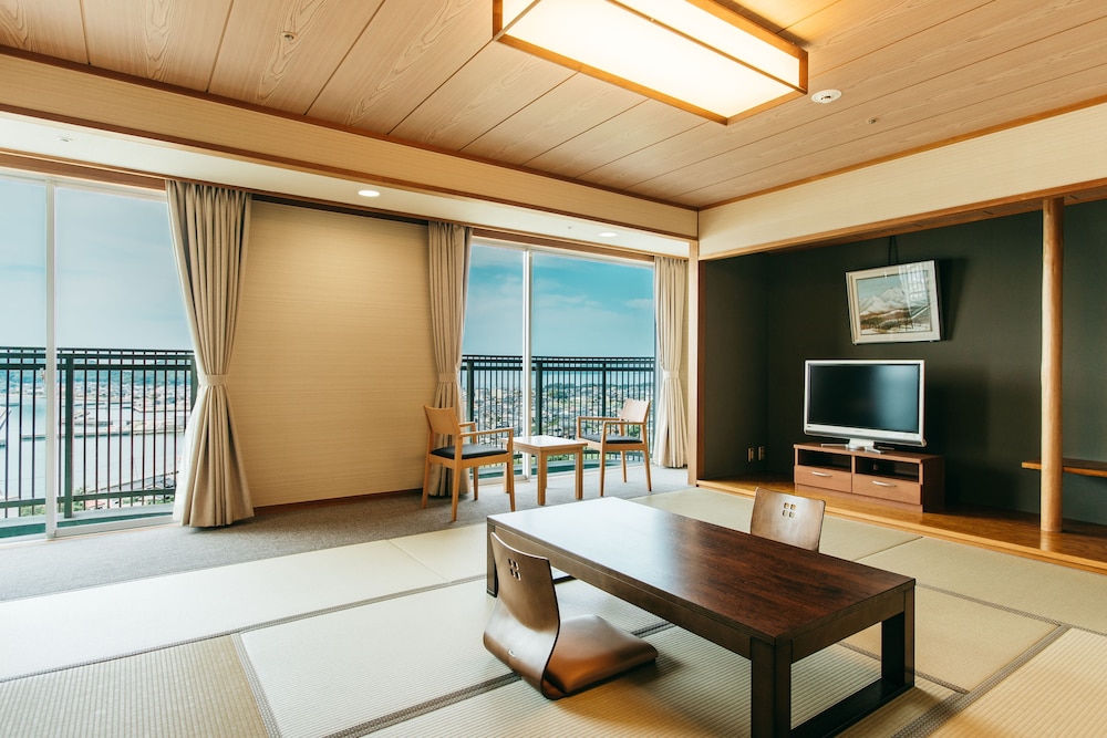 【上層階】和室10畳 禁煙 | 亀の井ホテル せとうち光