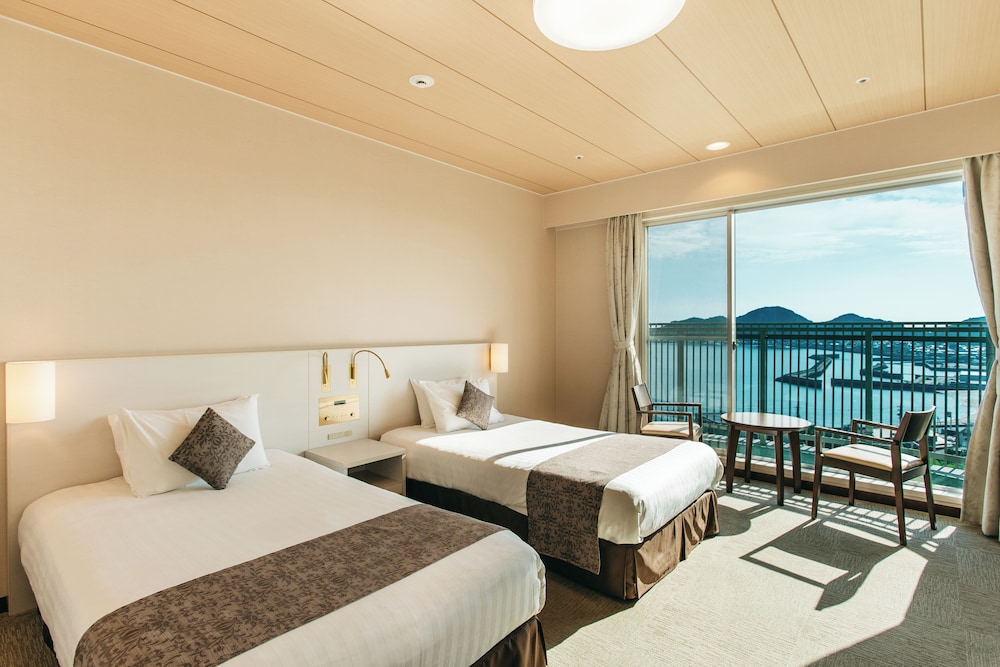 【上層階】スタンダード ツインルーム 禁煙 | 亀の井ホテル せとうち光