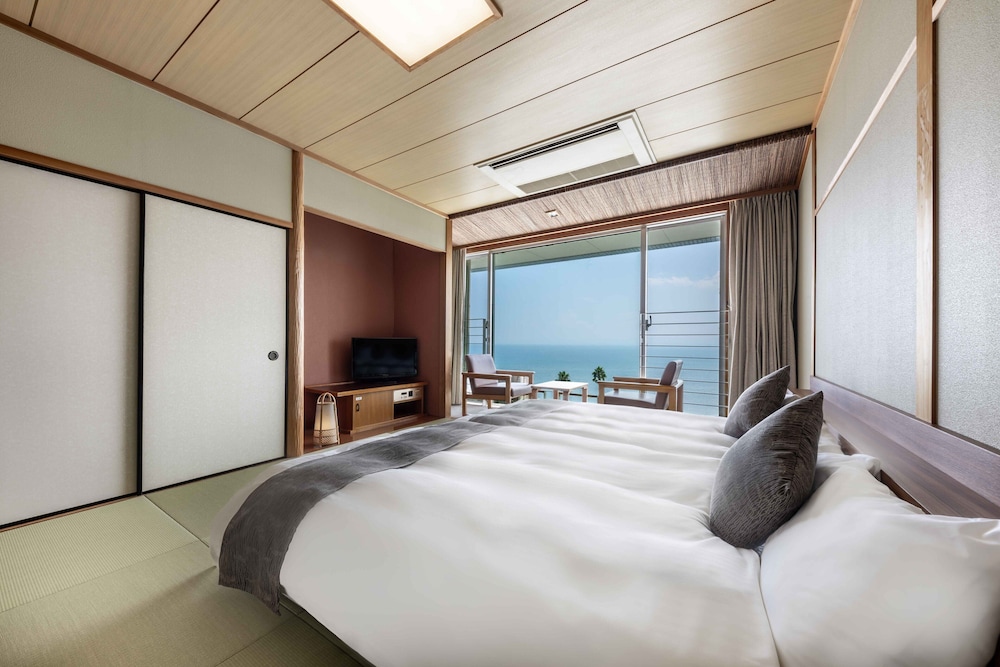 南館和室ツイン10畳 禁煙 客室3 | スパ & リゾート ホテルソラージュ 大分・日出
