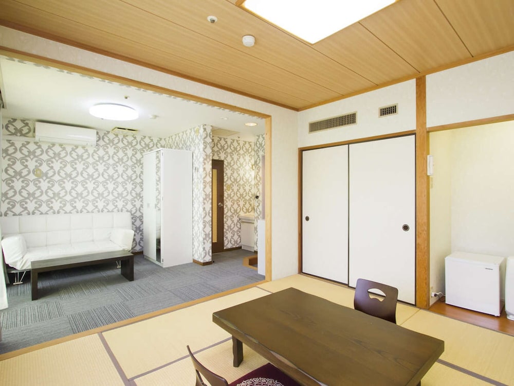 和室 8畳 共用バスルーム ガーデンビュー (Sora) 客室2 | スパ & リゾート ホテルソラージュ 大分・日出