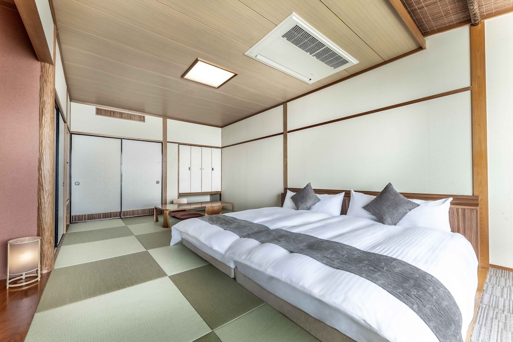 南館和室ツイン12畳 禁煙 客室1 | スパ & リゾート ホテルソラージュ 大分・日出