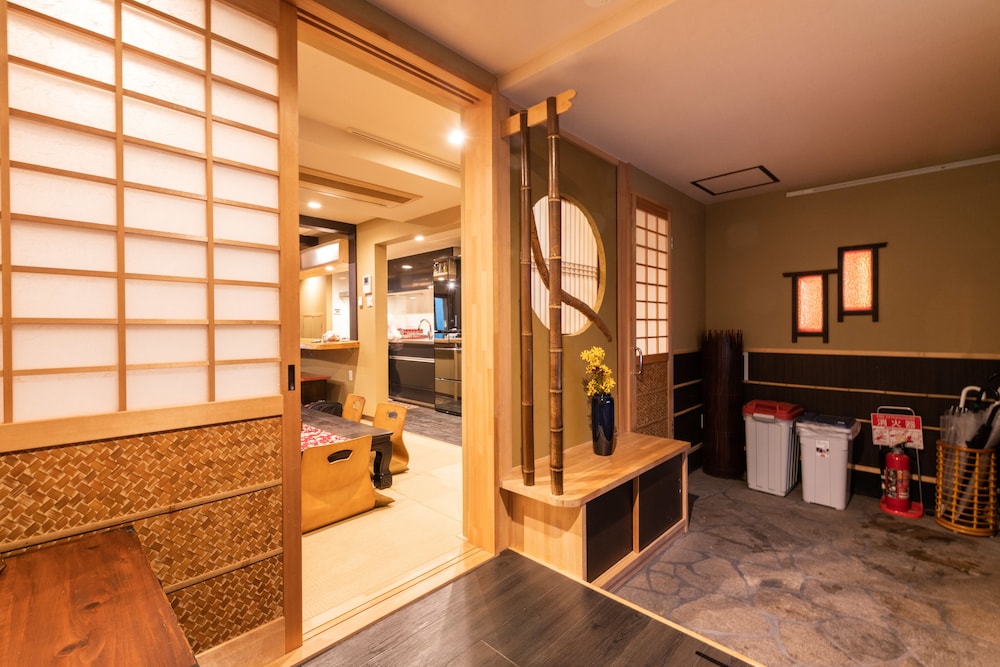 内部エントランス1 | 雲町屋 五条楽園 KumoMachiya Gojorakuen 内部エントランス1 | 雲町屋 五条楽園 KumoMachiya Gojorakuen
