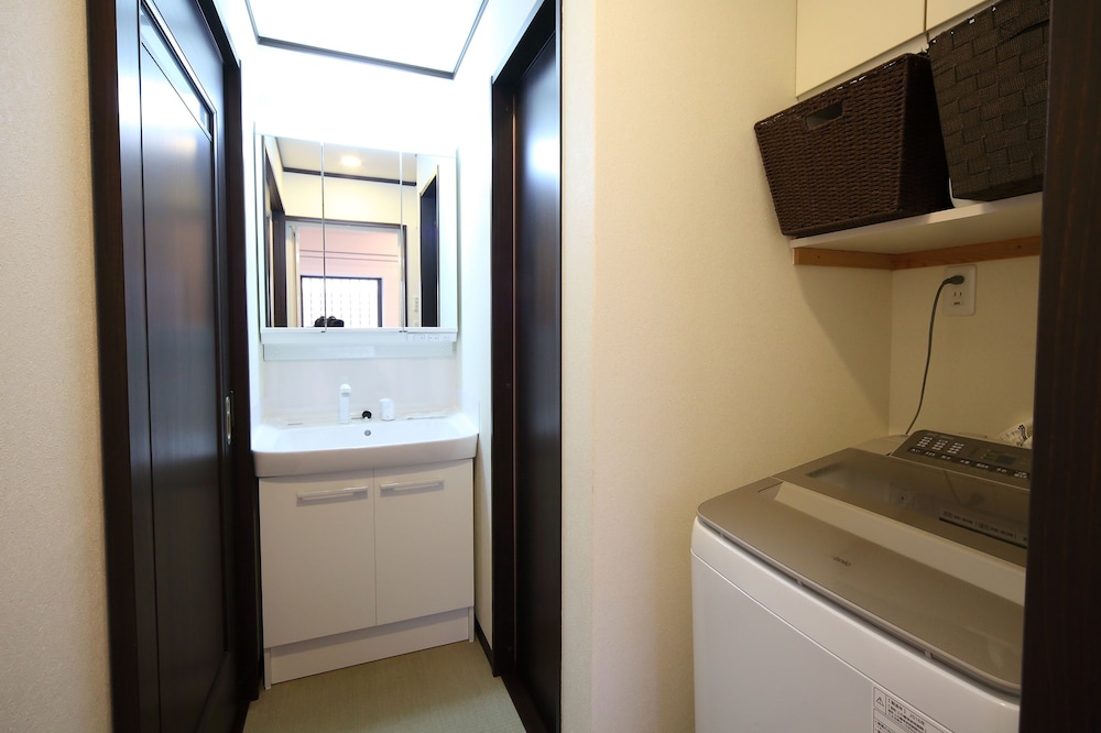 ハウス バスルームのシンク0 | 京の町 飛鳥