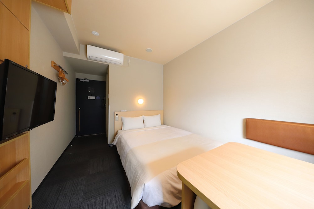 ダブルルーム [ベンチシート付]禁煙 客室1 | スマイルホテル京都烏丸五条