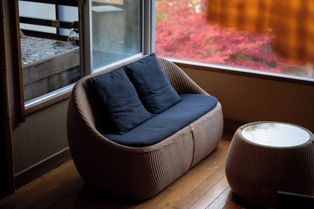 和室 2人部屋 温泉付 禁煙 318 リビング エリア0 | ゆめみの宿観松館