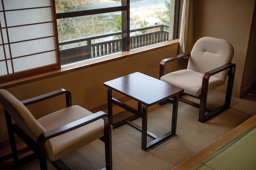 和室 ファミリールーム 禁煙 部屋からの景観1 | ゆめみの宿観松館