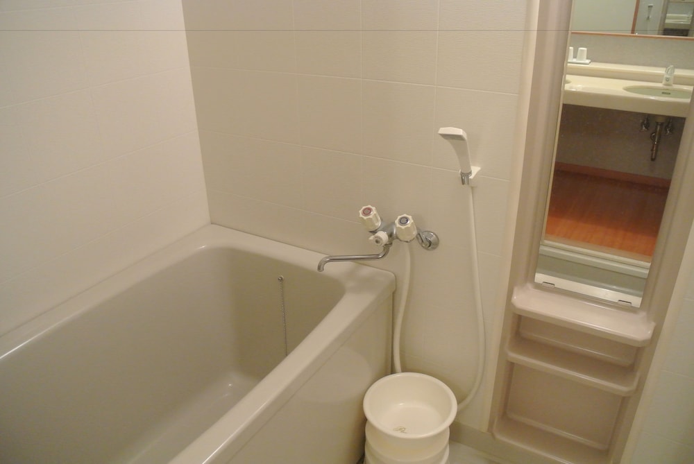 和室 ファミリールーム マッサージチェア付 禁煙 バスルーム0 | ゆめみの宿観松館