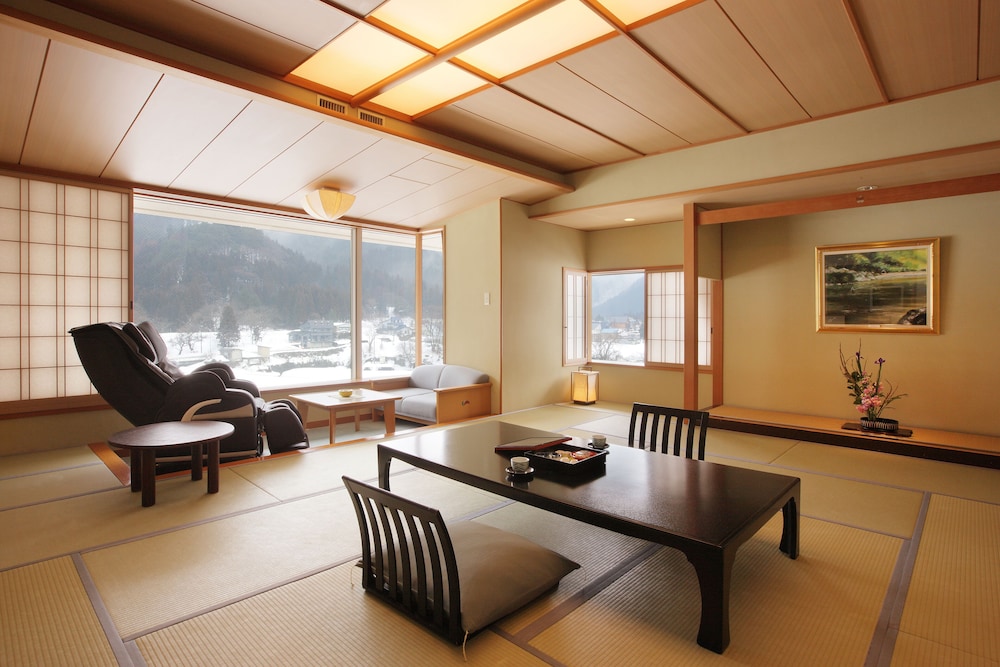 和室 ファミリールーム マッサージチェア付 禁煙 | ゆめみの宿観松館
